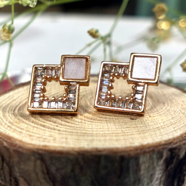 Intersecting Square Studs